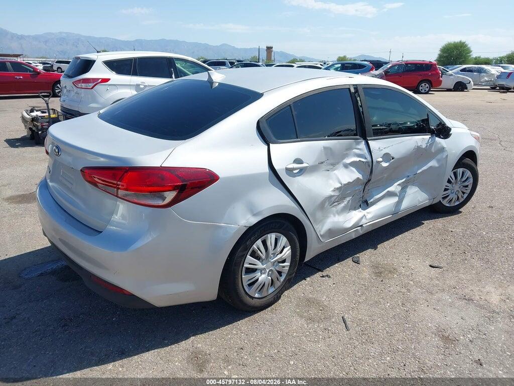 3KPFK4A74HE017779 2017 KIA FORTE photo no. 4