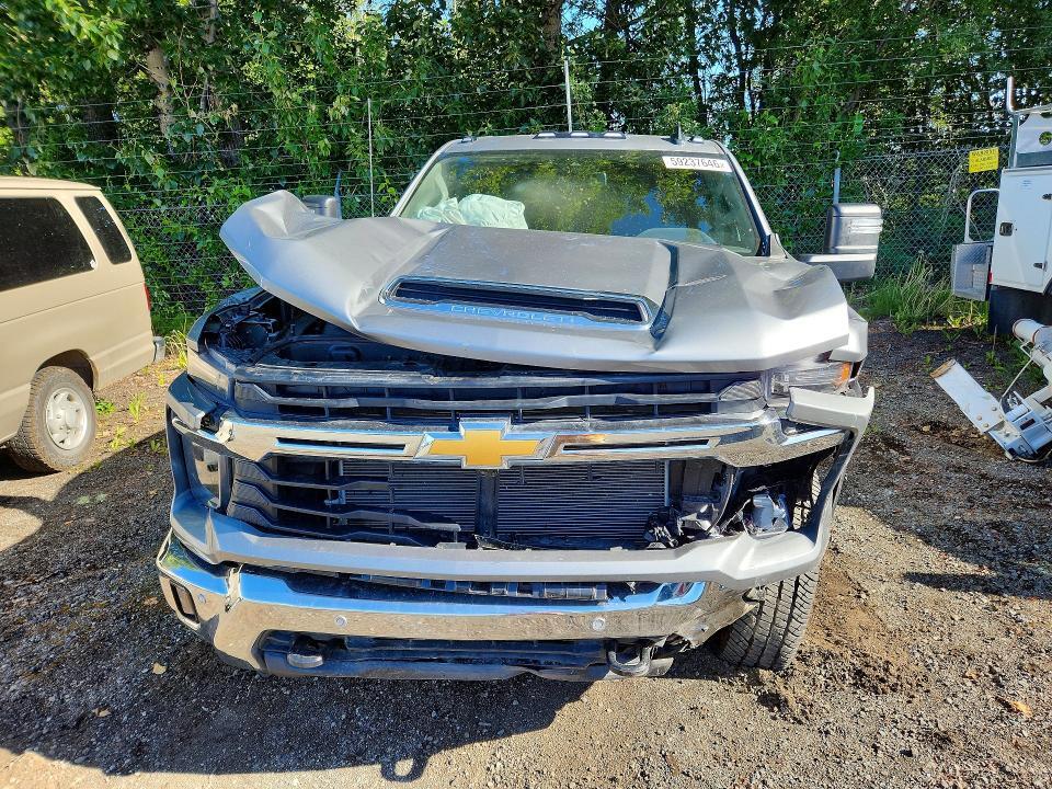 1GC4KTE72TF196009 2026 CHEVROLET SILVERADO photo no. 5