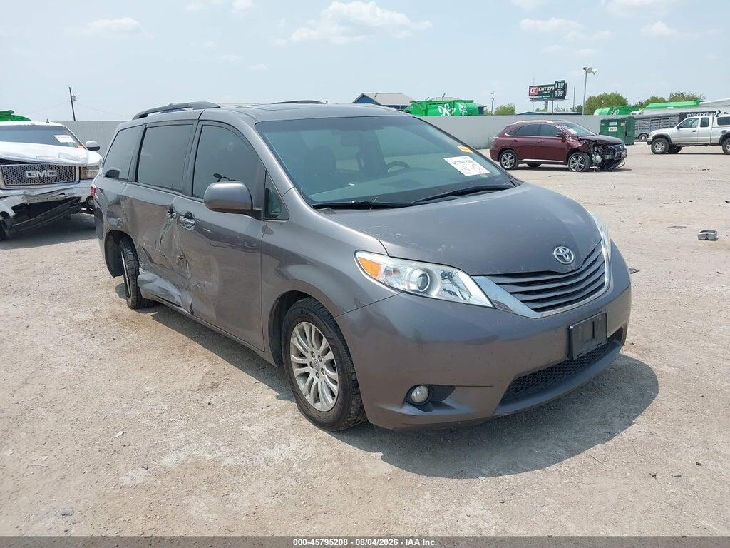 5TDYZ3DC9HS853035 2017 TOYOTA SIENNA photo no. 1