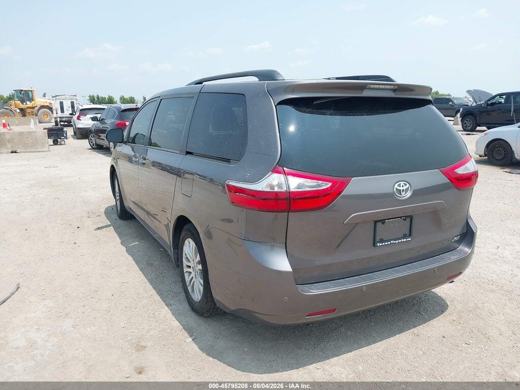 5TDYZ3DC9HS853035 2017 TOYOTA SIENNA photo no. 3