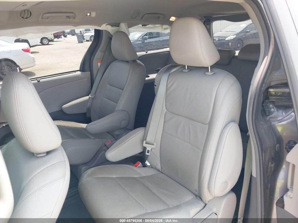 5TDYZ3DC9HS853035 2017 TOYOTA SIENNA photo no. 8