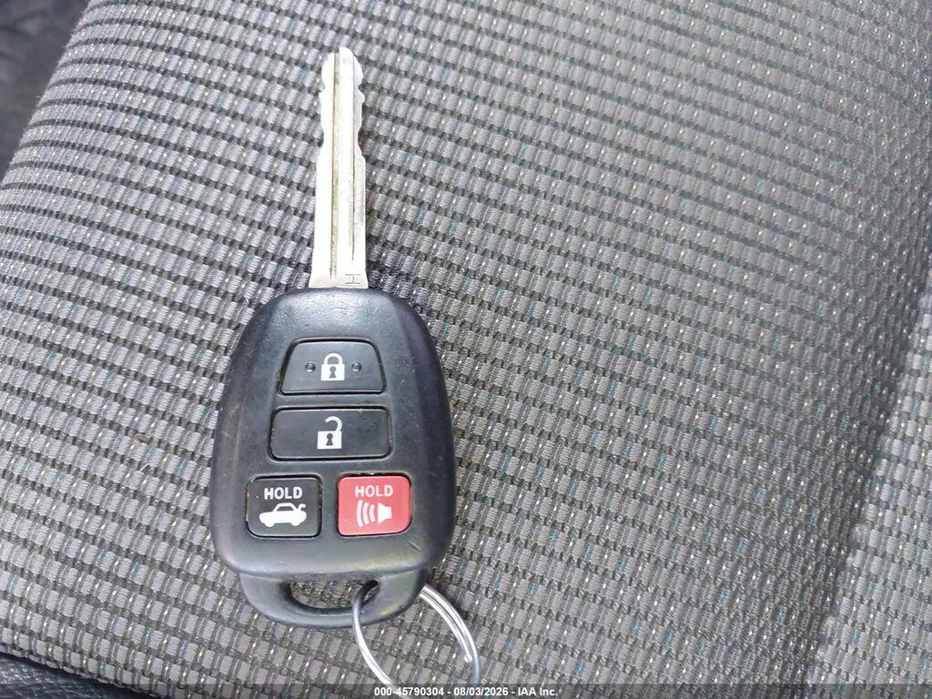 5YFBURHE4HP631630 2017 TOYOTA COROLLA photo no. 11