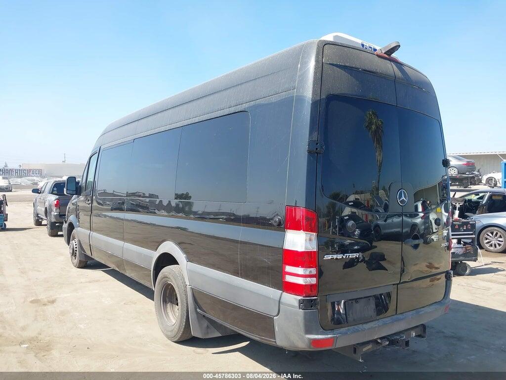 WDAPF1CD3HP372763 2017 MERCEDES-BENZ SPRINTER 3500 photo no. 3