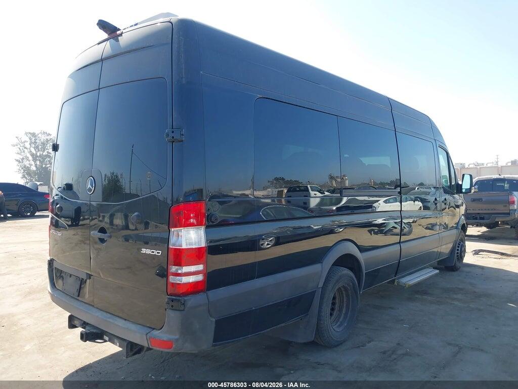 WDAPF1CD3HP372763 2017 MERCEDES-BENZ SPRINTER 3500 photo no. 4