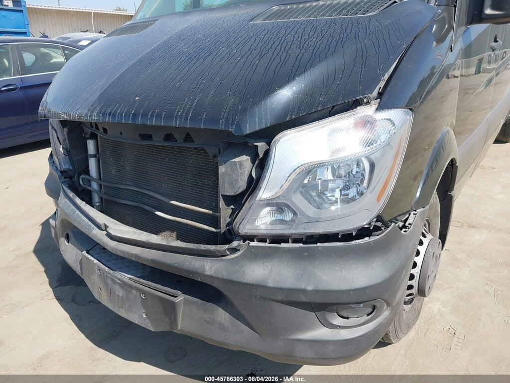 WDAPF1CD3HP372763 2017 MERCEDES-BENZ SPRINTER 3500 photo no. 6