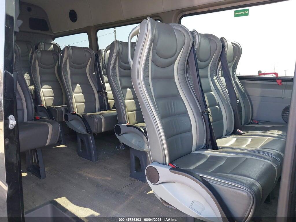 WDAPF1CD3HP372763 2017 MERCEDES-BENZ SPRINTER 3500 photo no. 8