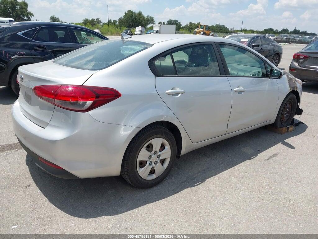 3KPFK4A79HE012979 2017 KIA FORTE photo no. 4