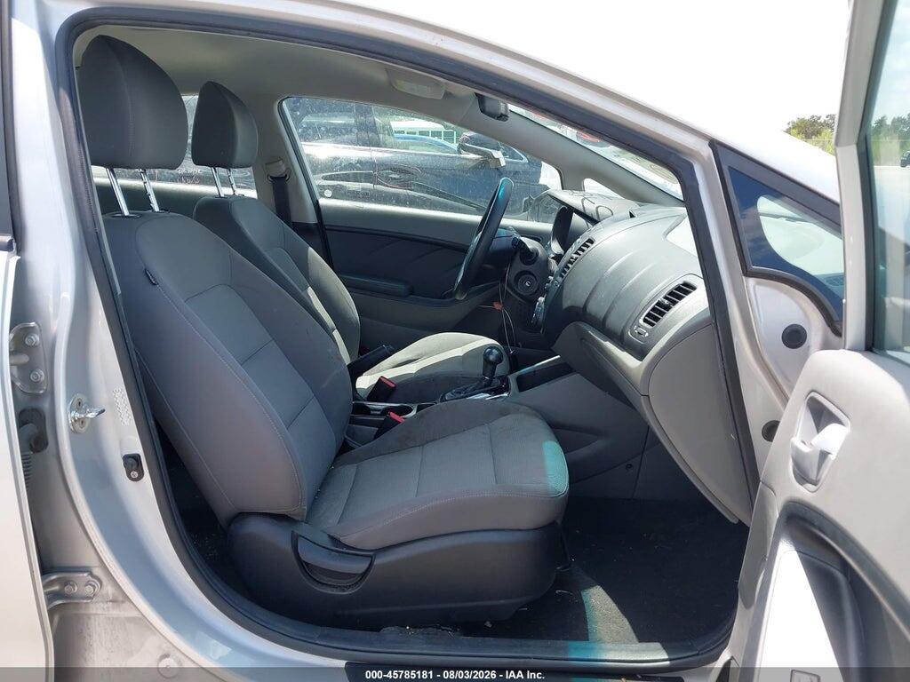 3KPFK4A79HE012979 2017 KIA FORTE photo no. 5