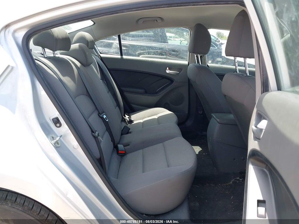 3KPFK4A79HE012979 2017 KIA FORTE photo no. 8