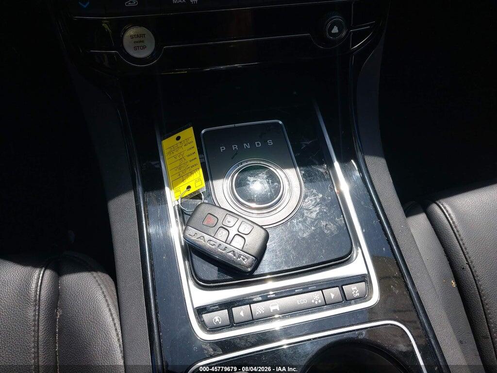 SAJAR4BG7HA976795 2017 JAGUAR XE photo no. 11