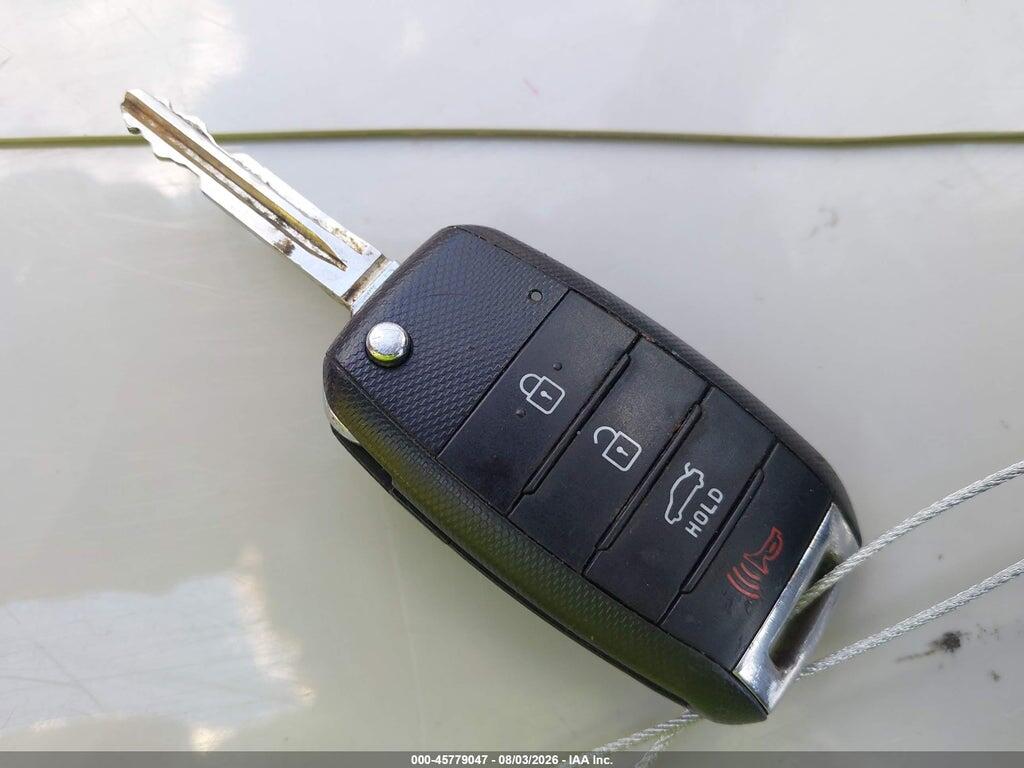 3KPFL4A75HE025094 2017 KIA FORTE photo no. 11