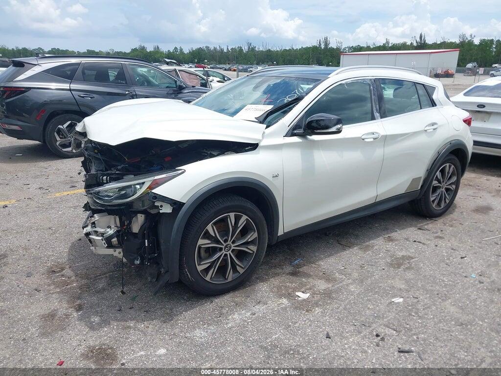 SJKCH5CR4HA023071 2017 INFINITI QX30 photo no. 2