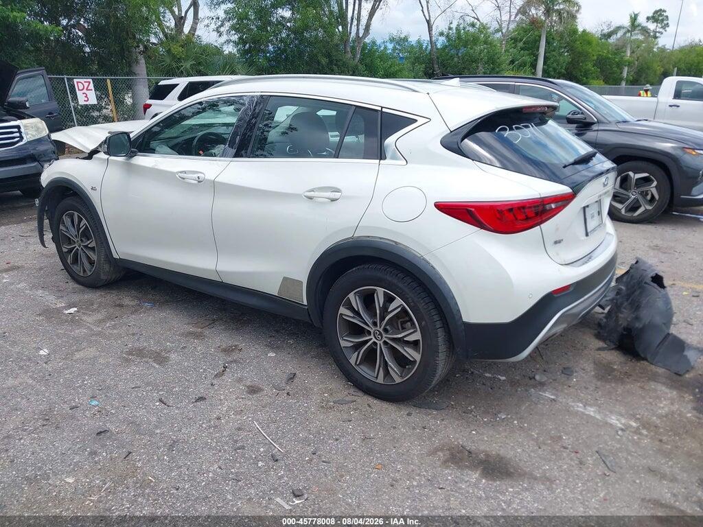 SJKCH5CR4HA023071 2017 INFINITI QX30 photo no. 3