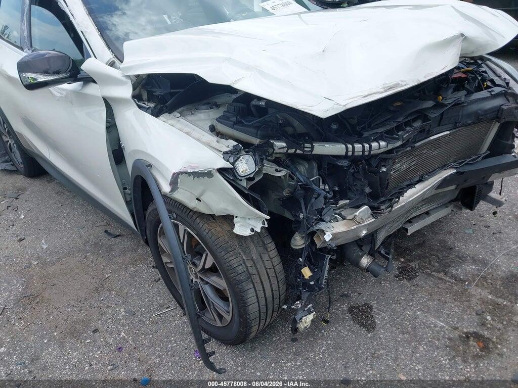SJKCH5CR4HA023071 2017 INFINITI QX30 photo no. 6