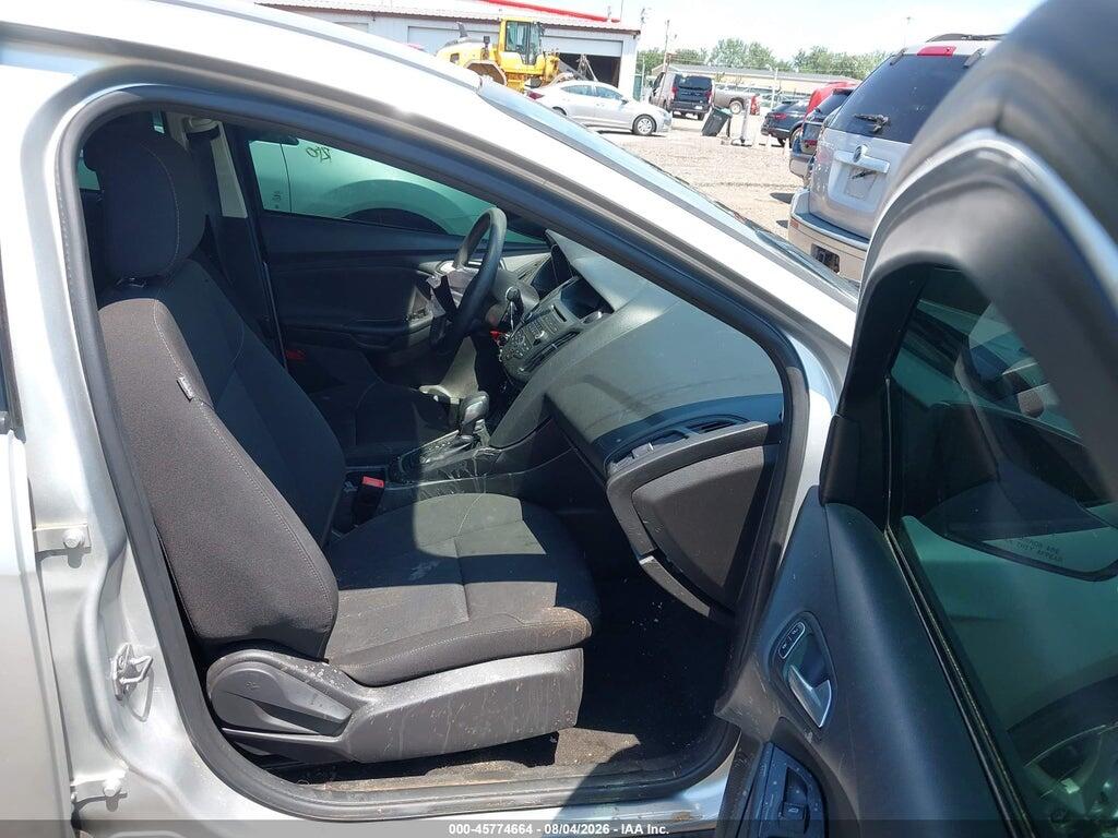 1FADP3F29HL235231 2017 FORD FOCUS photo no. 5