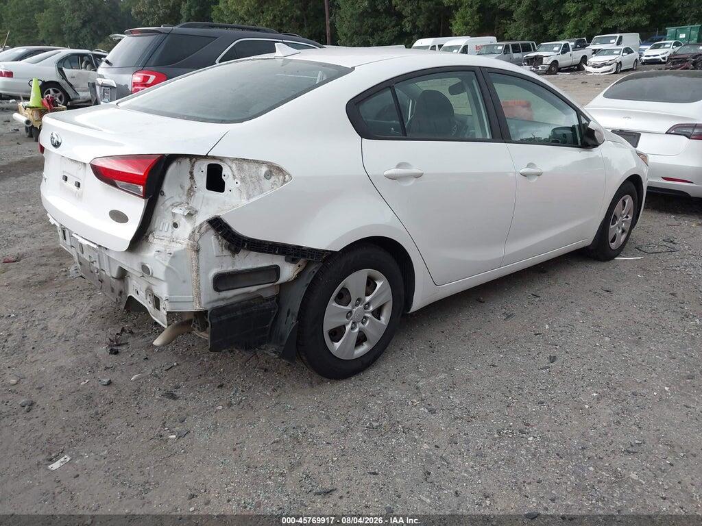 3KPFL4A73HE130295 2017 KIA FORTE photo no. 4