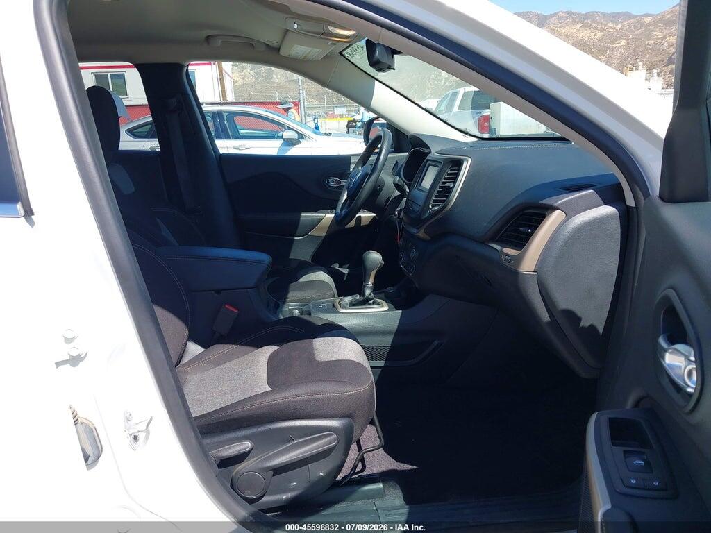 1C4PJMCBXJD528462 2018 JEEP CHEROKEE photo no. 5