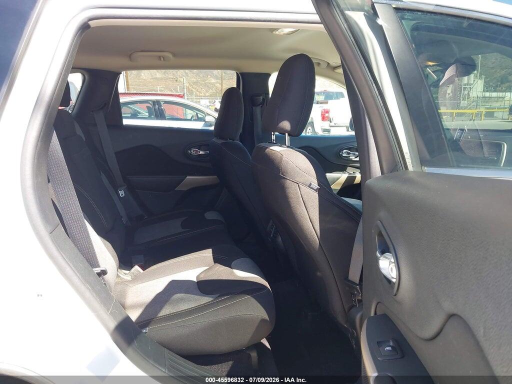 1C4PJMCBXJD528462 2018 JEEP CHEROKEE photo no. 8