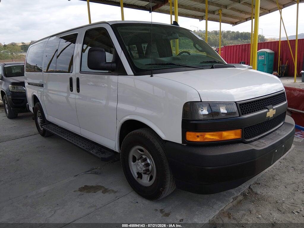 1GAWGEFG2J1300425 2018 CHEVROLET EXPRESS 2500 photo no. 1