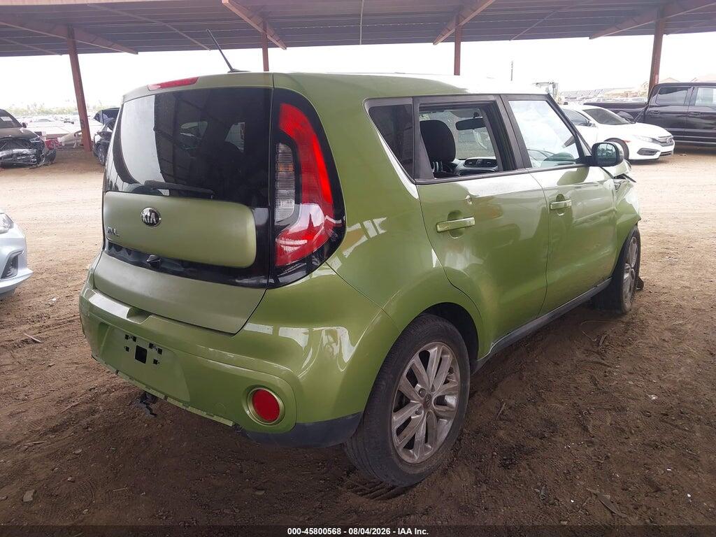 KNDJP3A55J7891424 2018 KIA SOUL photo no. 4