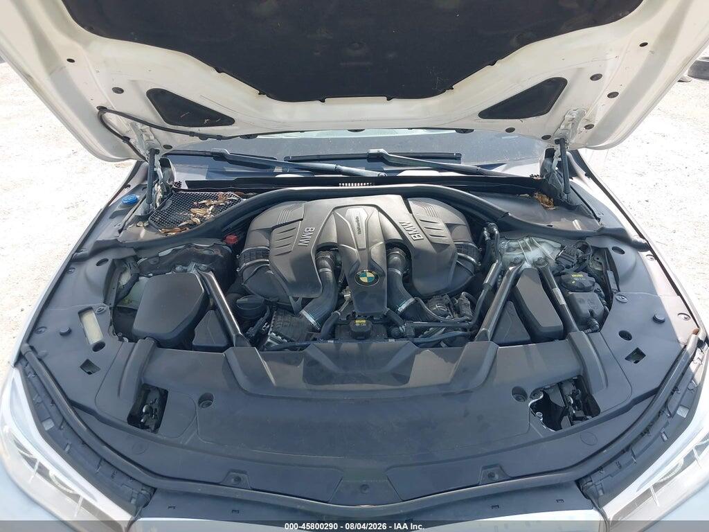 WBA7F0C57JGM23328 2018 BMW 750I photo no. 10