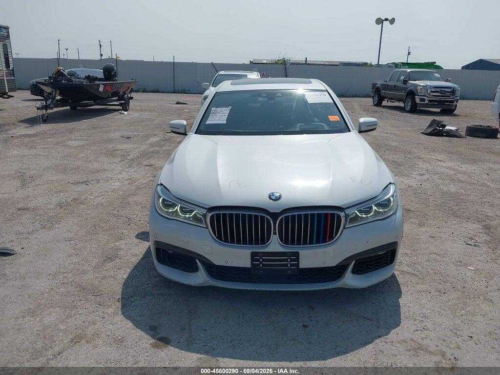 WBA7F0C57JGM23328 2018 BMW 750I photo no. 12