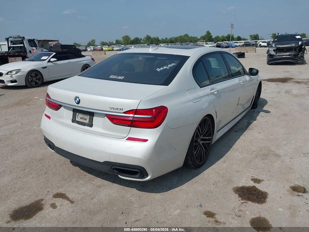WBA7F0C57JGM23328 2018 BMW 750I photo no. 4