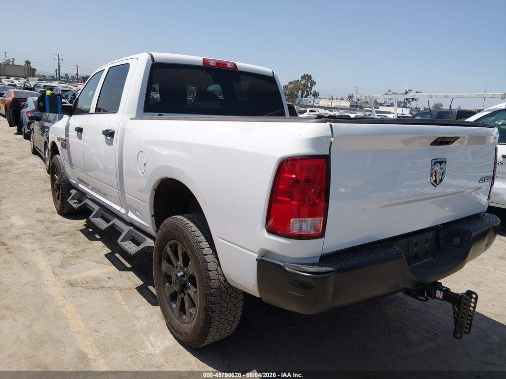 3C6TR5CT2JG315621 2018 RAM 2500 photo no. 3