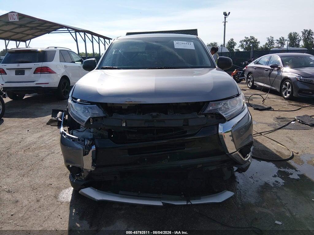 JA4AD2A3XJZ063000 2018 MITSUBISHI OUTLANDER photo no. 12