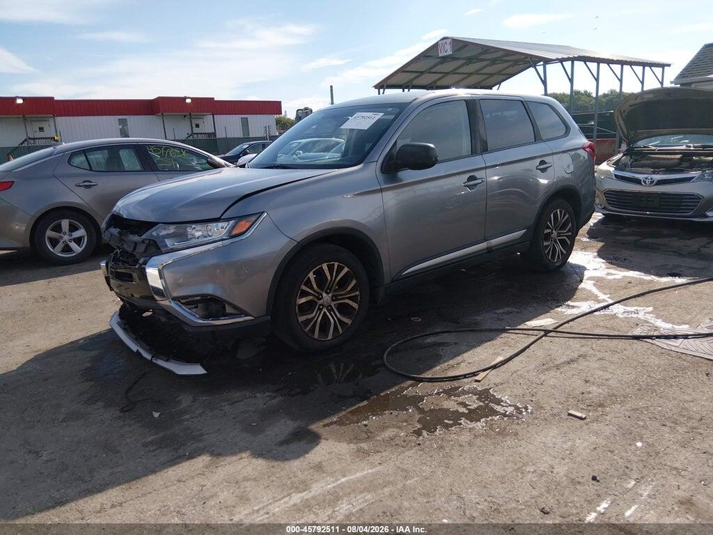 JA4AD2A3XJZ063000 2018 MITSUBISHI OUTLANDER photo no. 2