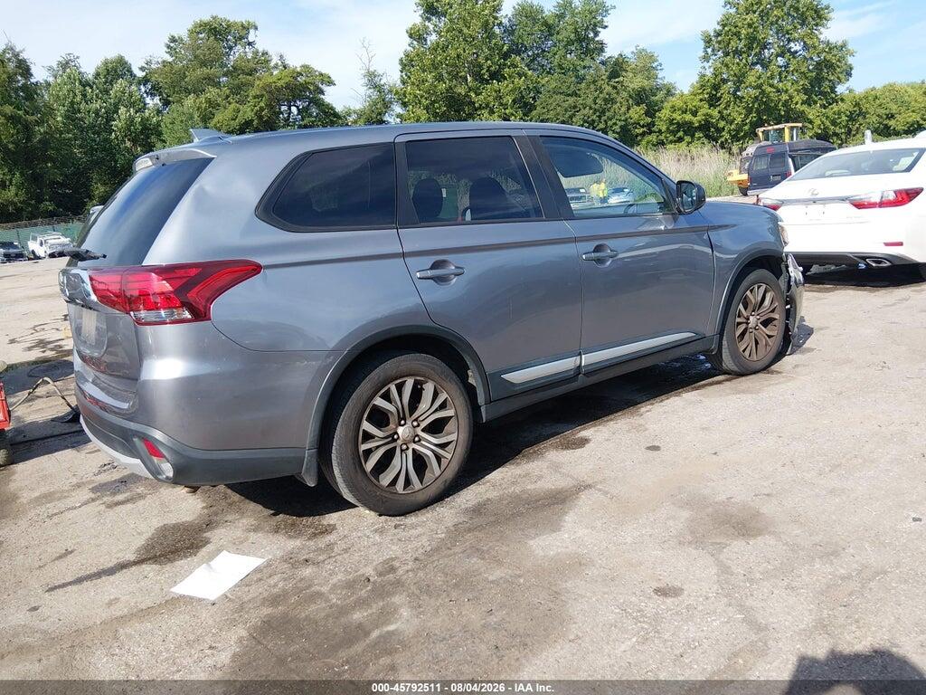 JA4AD2A3XJZ063000 2018 MITSUBISHI OUTLANDER photo no. 4
