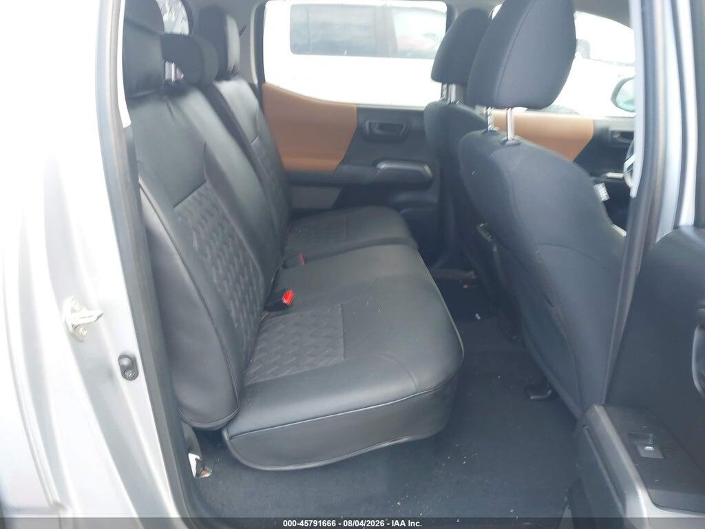 3TMAZ5CN2JM062786 2018 TOYOTA TACOMA photo no. 8