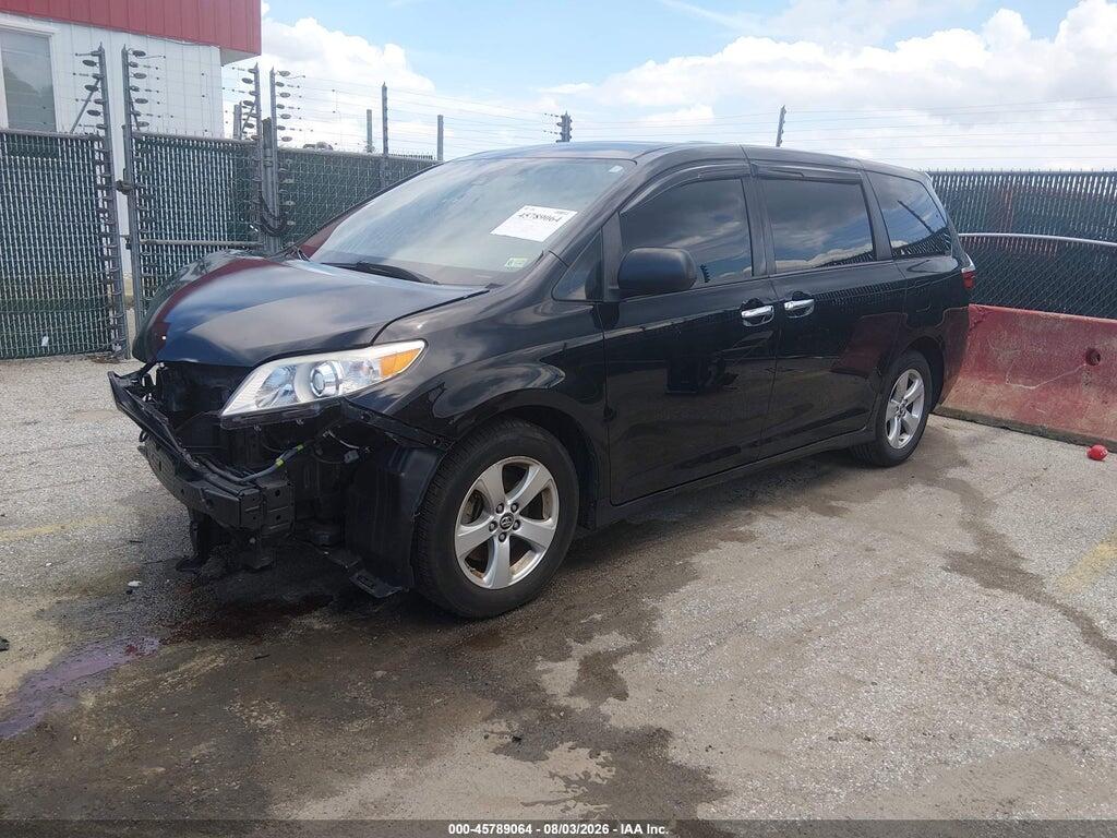 5TDZZ3DCXJS958659 2018 TOYOTA SIENNA photo no. 2