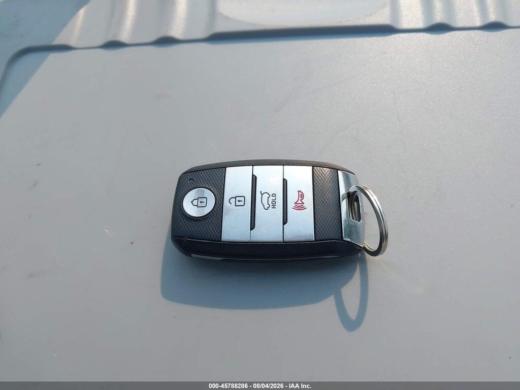 KNDCB3LC8J5201213 2018 KIA NIRO photo no. 11