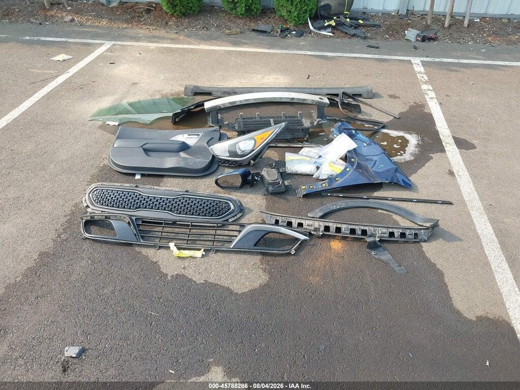 KNDCB3LC8J5201213 2018 KIA NIRO photo no. 12