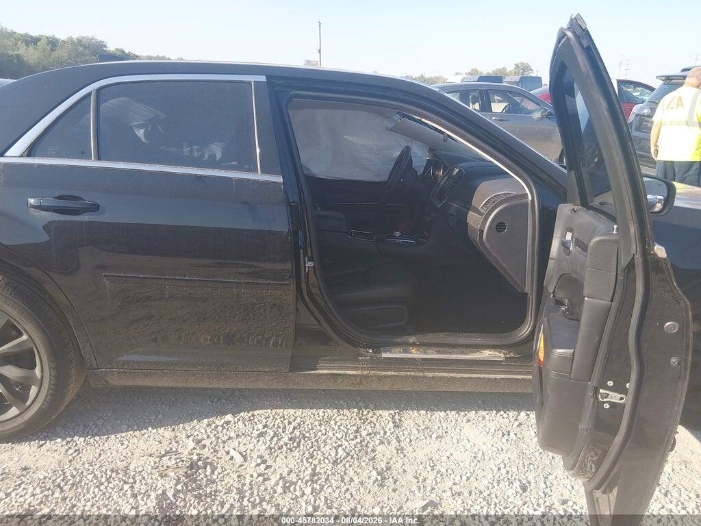 2C3CCARG3JH165746 2018 CHRYSLER 300 photo no. 5