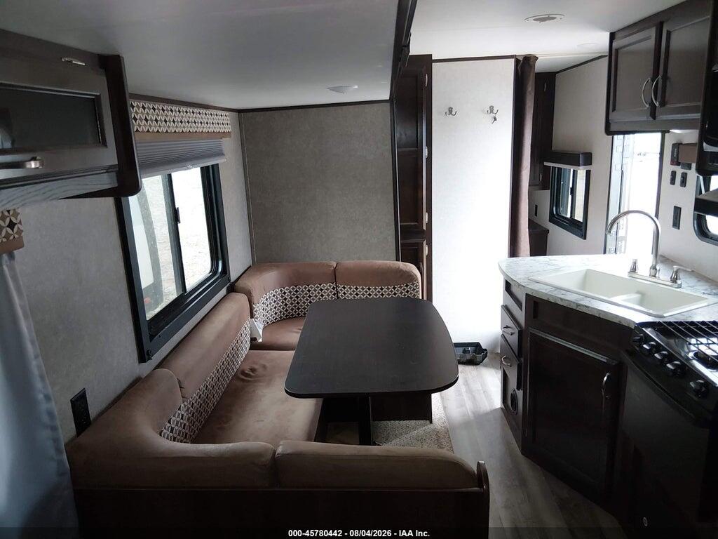 1UJBJ0BR7J17S0845 2018 JAYCO JAY FLIGHT photo no. 5