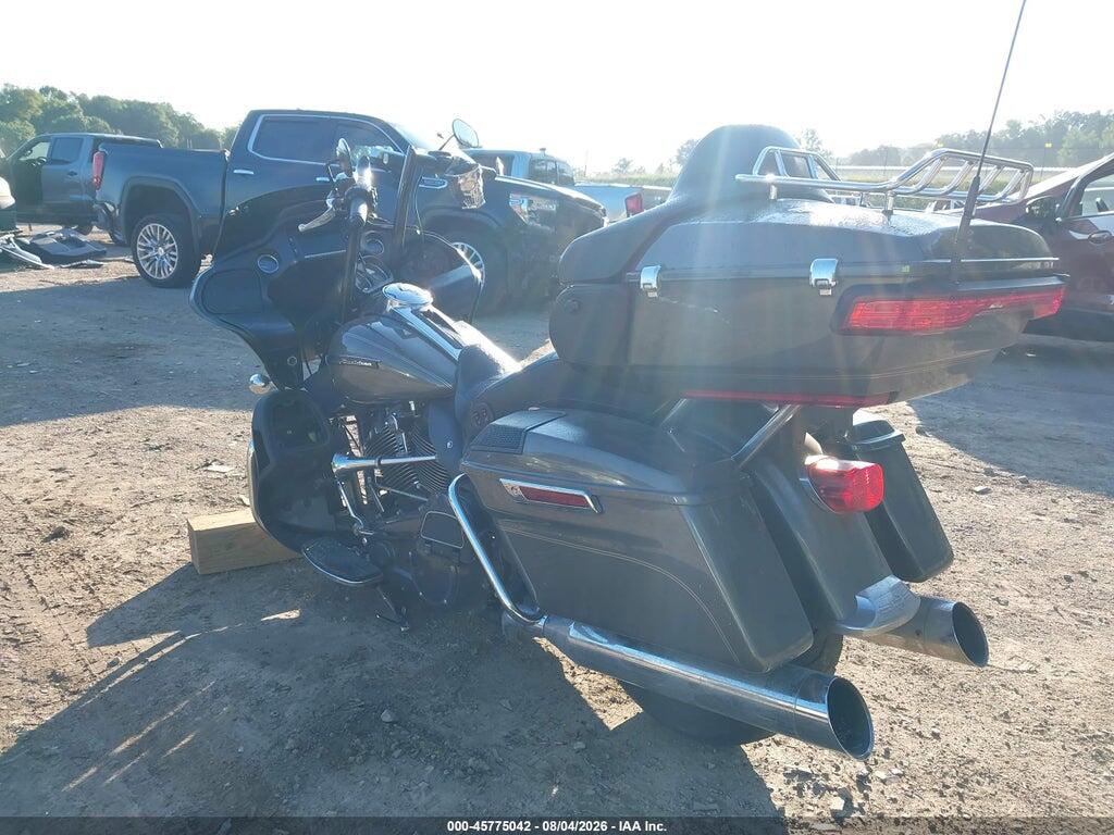 1HD1KGD16JB667508 2018 HARLEY-DAVIDSON FLTRU photo no. 3