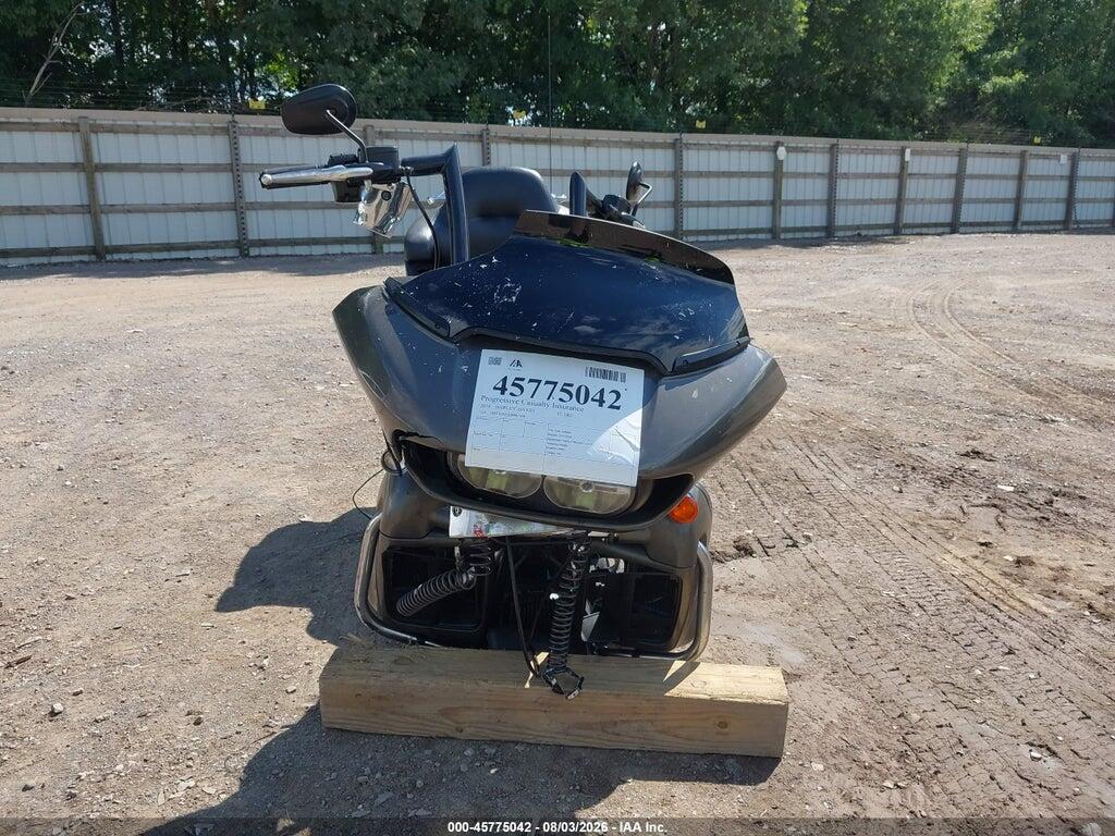1HD1KGD16JB667508 2018 HARLEY-DAVIDSON FLTRU photo no. 5