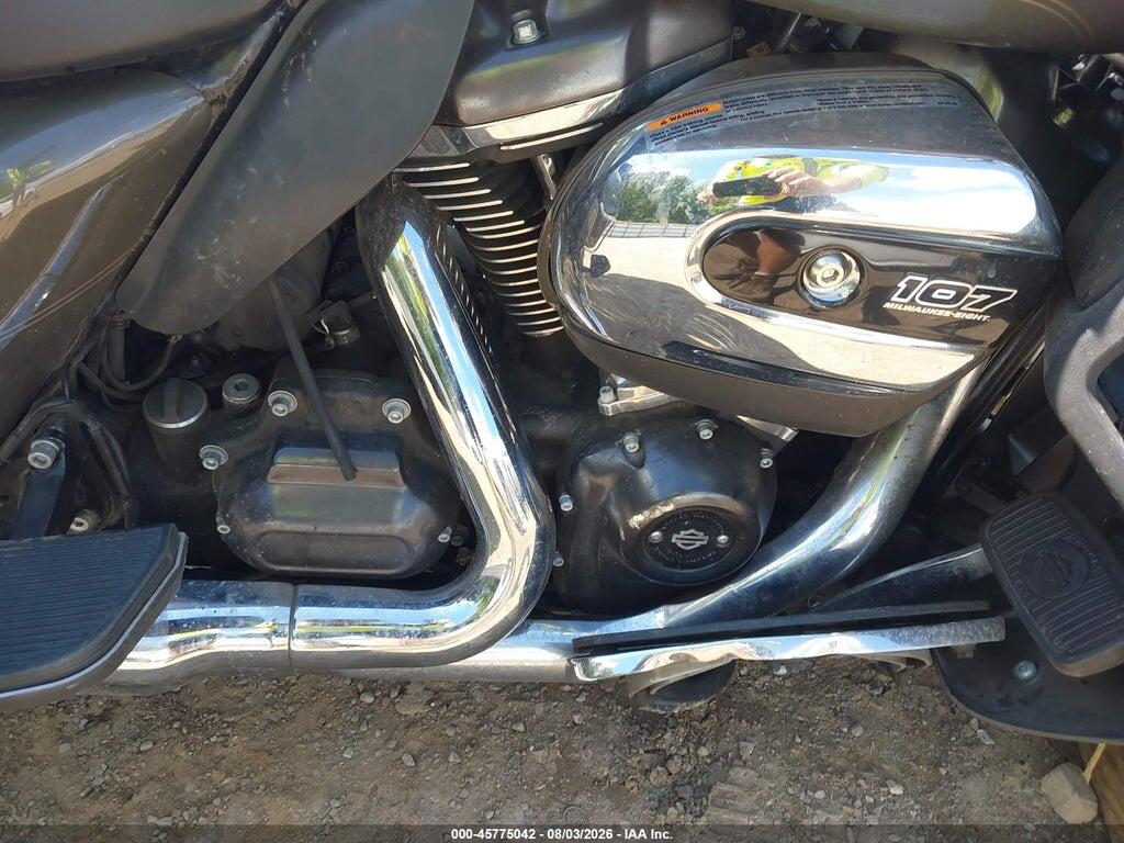 1HD1KGD16JB667508 2018 HARLEY-DAVIDSON FLTRU photo no. 8
