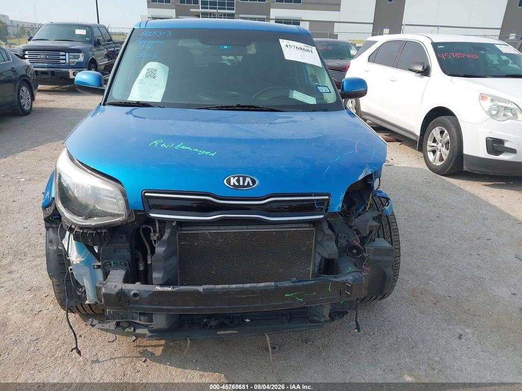 KNDJP3A58J7589156 2018 KIA SOUL photo no. 12
