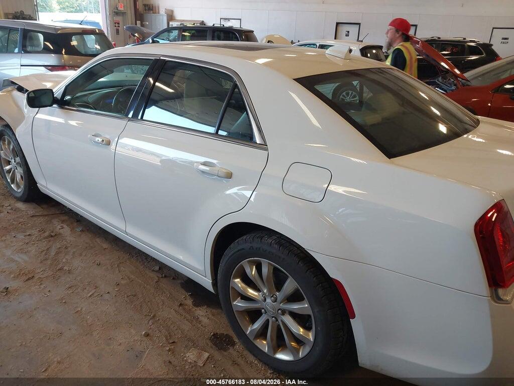 2C3CCARG7JH181898 2018 CHRYSLER 300 photo no. 3
