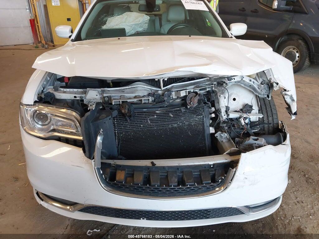 2C3CCARG7JH181898 2018 CHRYSLER 300 photo no. 6