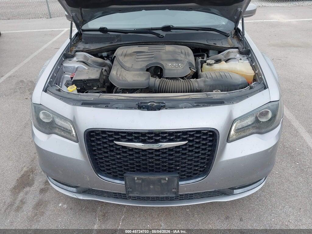 2C3CCAGG0JH165660 2018 CHRYSLER 300 photo no. 10