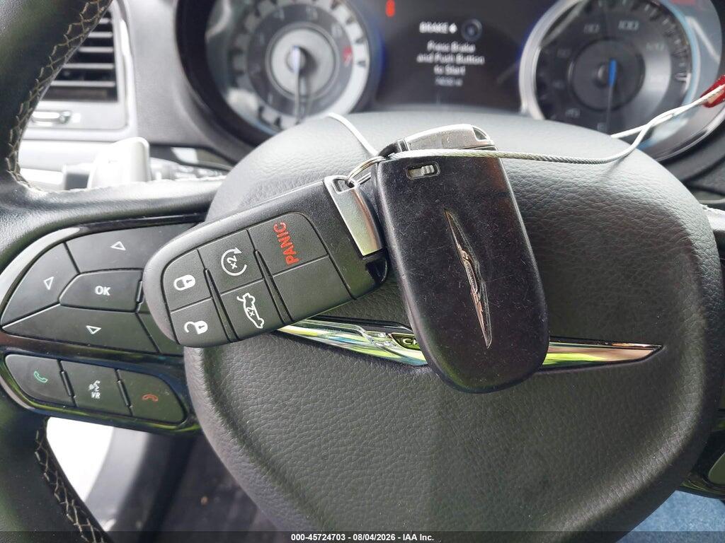 2C3CCAGG0JH165660 2018 CHRYSLER 300 photo no. 11