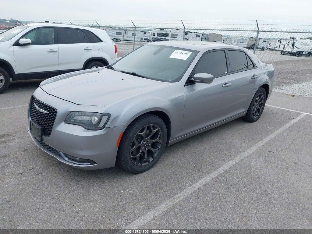 2C3CCAGG0JH165660 2018 CHRYSLER 300 photo no. 2