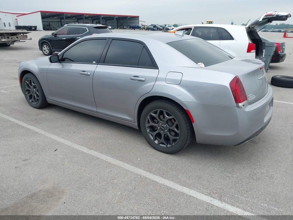 2C3CCAGG0JH165660 2018 CHRYSLER 300 photo no. 3