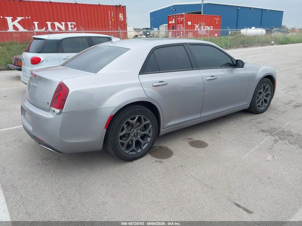 2C3CCAGG0JH165660 2018 CHRYSLER 300 photo no. 4