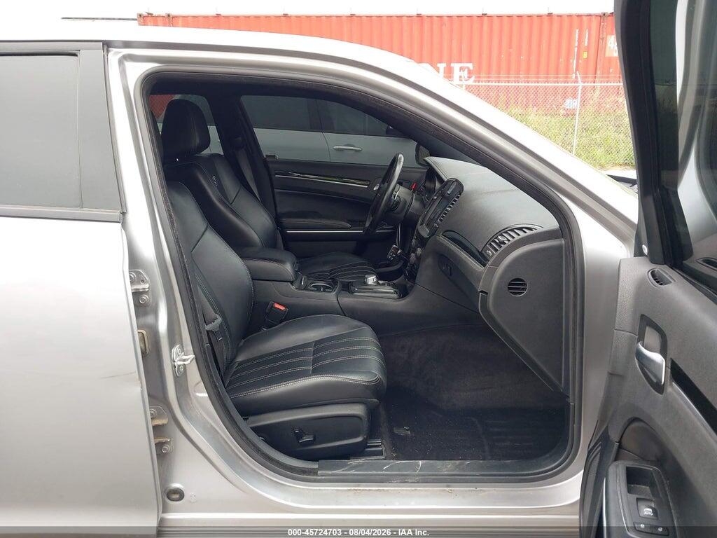 2C3CCAGG0JH165660 2018 CHRYSLER 300 photo no. 5