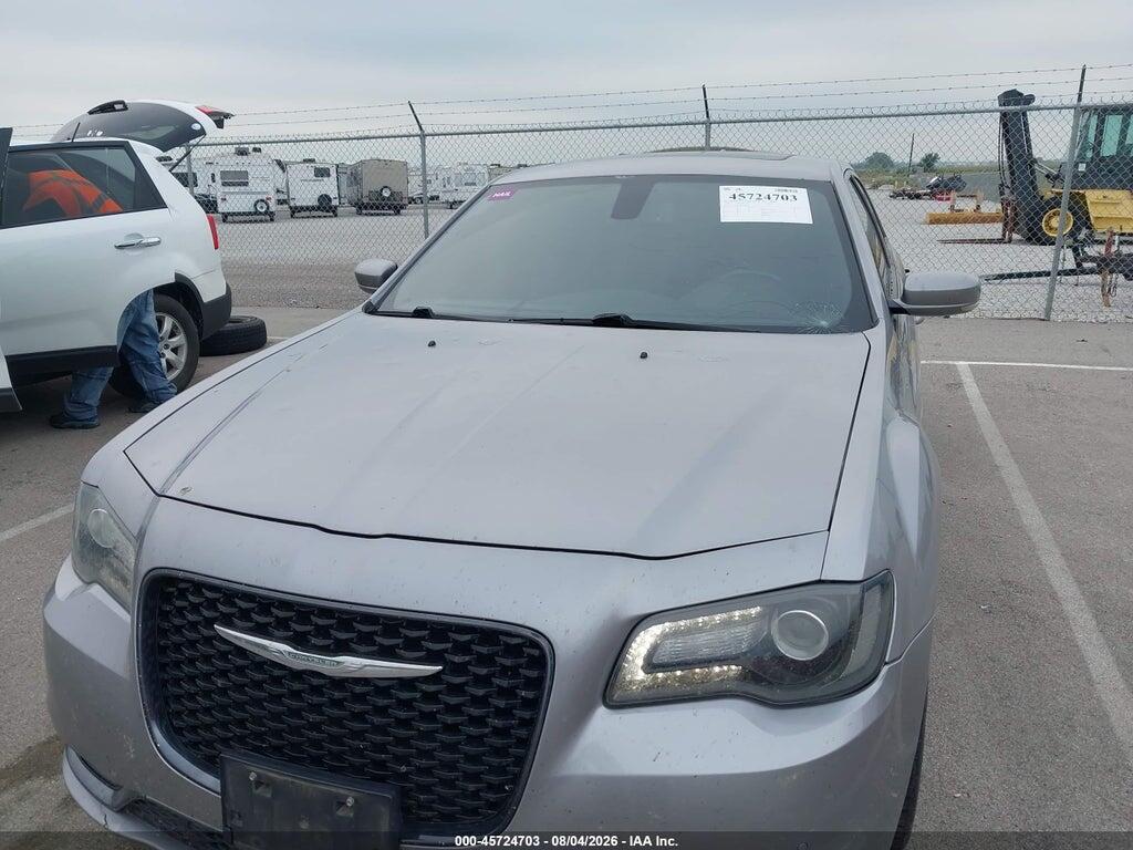 2C3CCAGG0JH165660 2018 CHRYSLER 300 photo no. 6
